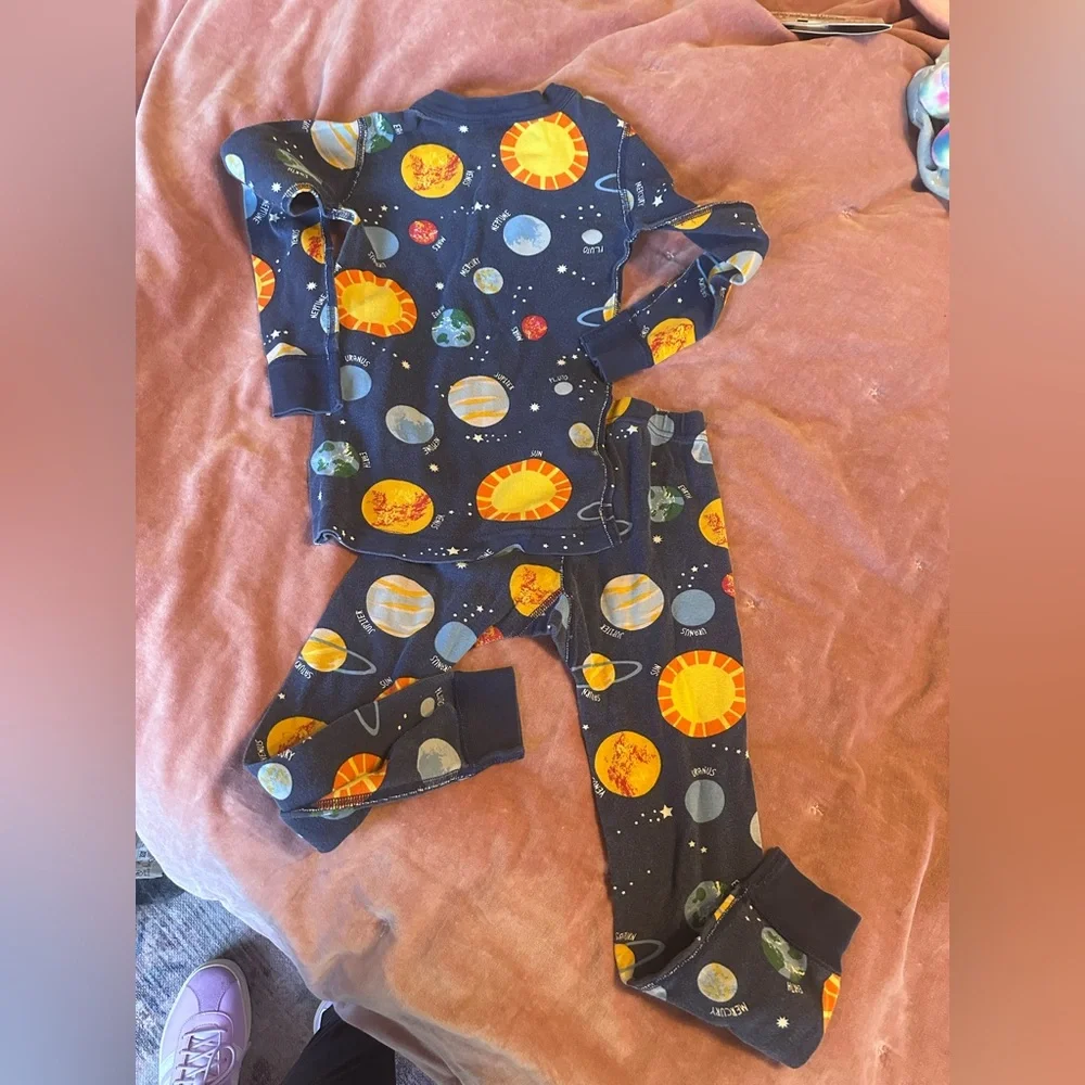 Hanna Andersson Kids Space-Themed Pajamas - Picture 4 of 4